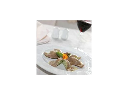 Hochzeit - PLZ 9155 (Österreich) - Liebe geht durch den Magen - Hadnmehlnudel mit Wildkräuterfülle - Gipfelhaus Magdalensberg