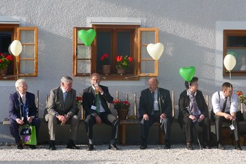 Hochzeit: gemütliche Gartenbank - Michlhof zu Haitzing, nähe Laakirchen