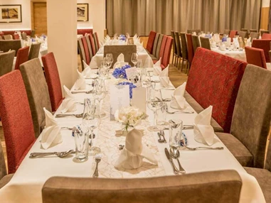 Hochzeit: Die Tischeinteilung kann individuell gestaltet werden - Hotel Gasthof Flatscher