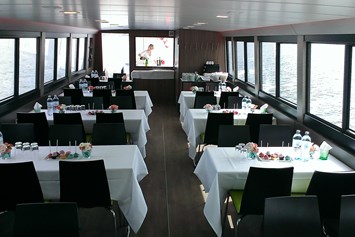 Hochzeit: Salon unter Deck - Mondsee Schifffahrt Hemetsberger