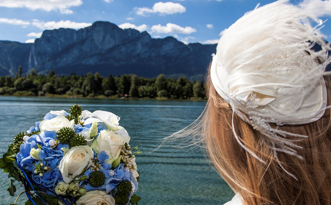 Hochzeit: Traumkulisse für die Traumhochzeit an Bord - Mondsee Schifffahrt Hemetsberger