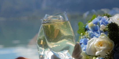 Matrimonio - Mondsee - Gratulation nach der Trauung an Bord - Mondsee Schifffahrt Hemetsberger