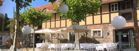 Hochzeitslocation: Gutshof - Gut Neumark