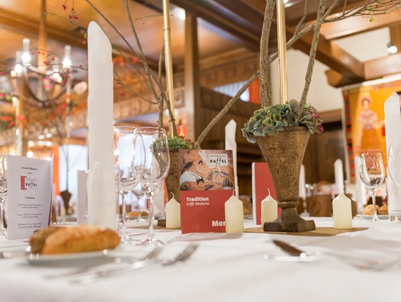 Hochzeitslocation: Festtafel - Hotel Raffel