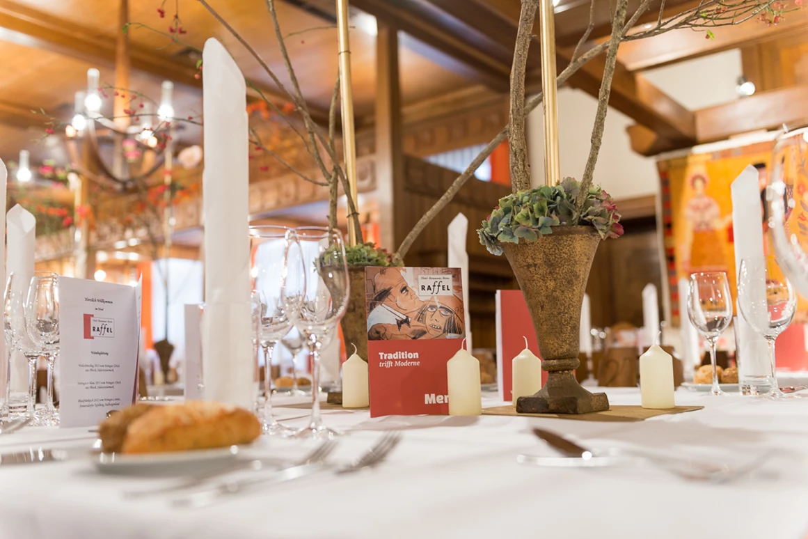 Hochzeitslocation: Festtafel - Hotel Raffel
