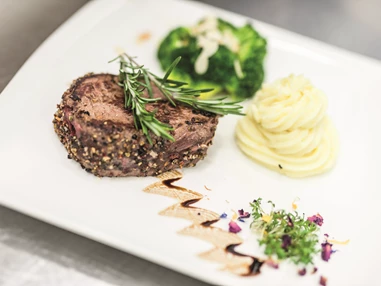Hochzeitslocation: Steak Spezialitäten - Hotel Raffel