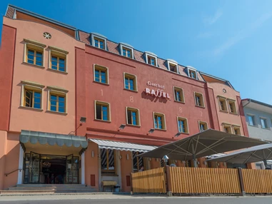 Hochzeitslocation: Hotelansicht  - Hotel Raffel
