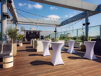 ALICE Rooftop & Garden Berlin Angaben zu den Festsälen Dachterrasse 300m2