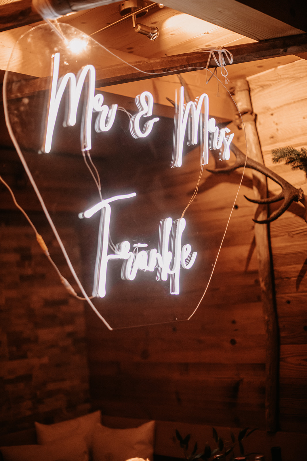 Hochzeitslocation: Am Almstadl in Gerlos findet ihr Liebe fürs Detail. - Almstadl - Winterhochzeit am Berg