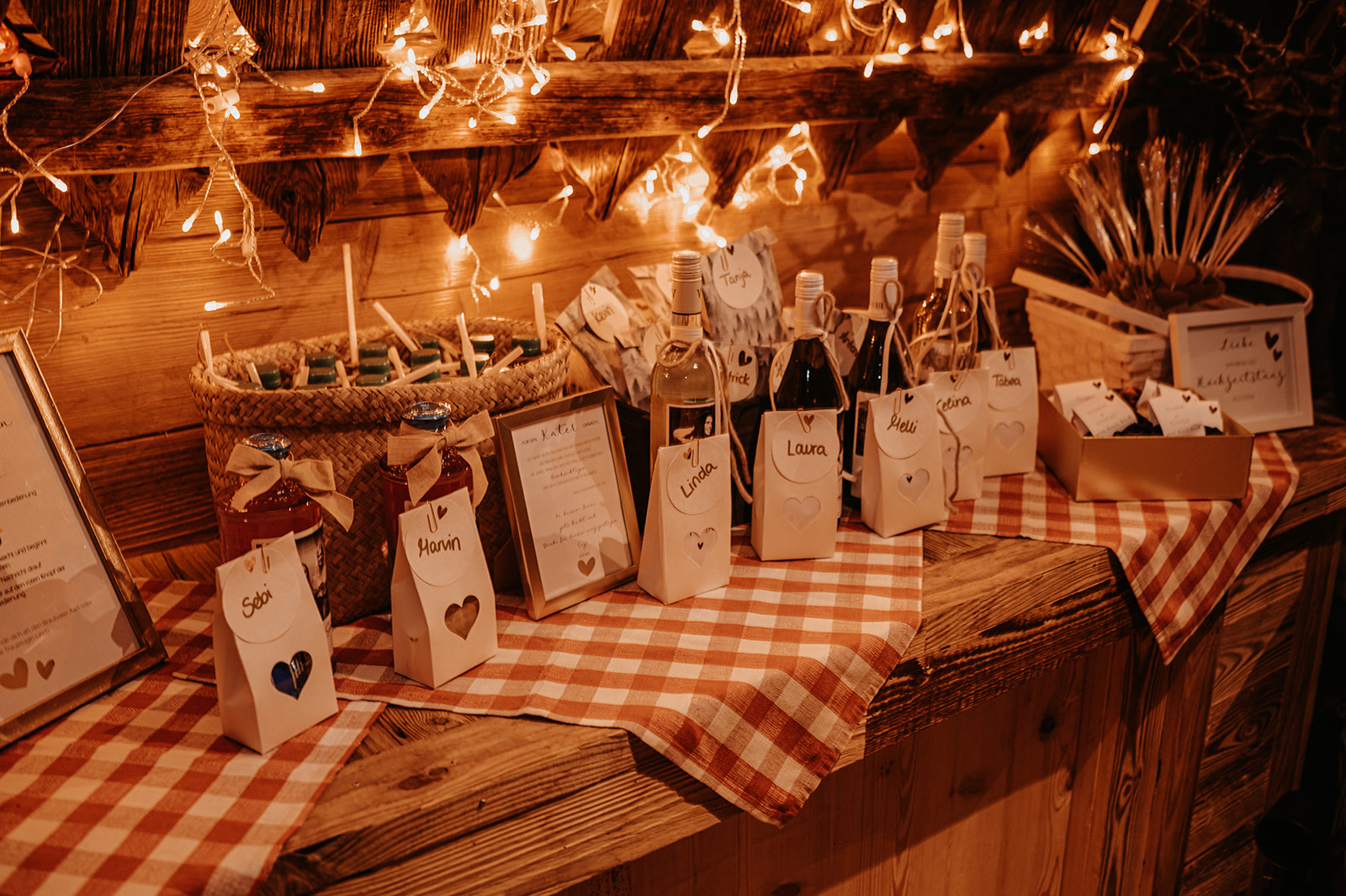 Hochzeitslocation: Eure Hochzeit im Almstadl versprüht Liebe zum Detail. - Almstadl - Winterhochzeit am Berg