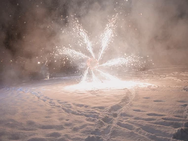 Hochzeitslocation: Feierwerke im Schnee in Gerlos. - Almstadl - Winterhochzeit am Berg