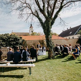 Hochzeit: Trauung im Garten - Kaiser's Hof