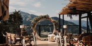 Hochzeit - Art der Location: Restaurant - Berchtesgaden - unsere Waldterrasse für die freien Trauungen - bei jeder Witterung die richtige Entscheidung - TOM Almhütte - Hochkönig