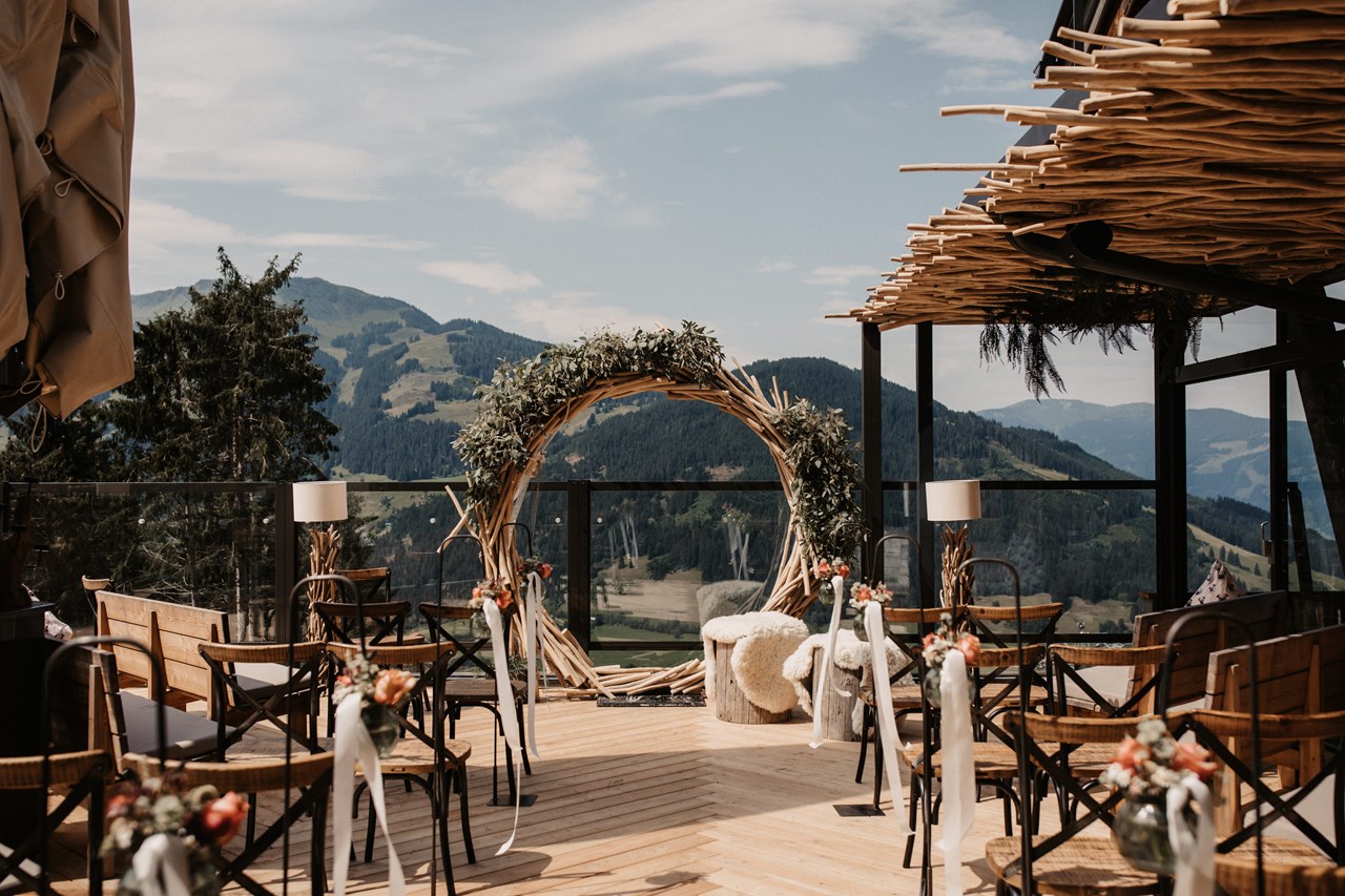 TOM Almhütte - Hochkönig Informatie over de balzalen Bos terras