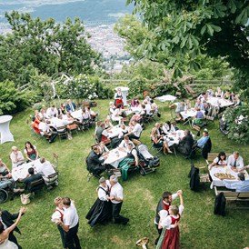 Hochzeit: Heiraten im Freien - im Gasthaus Planötzenhof in Innsbruck.
Foto © blitzkneisser.com - Gasthaus Planötzenhof