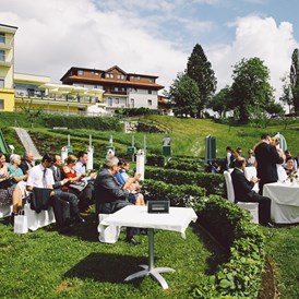 Hochzeit: Hotel Liebmann Hochzeit im Garten  - Hotel Liebmann