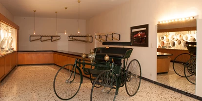Hochzeit - Geeignet für: Private Feier (Taufe, Erstkommunion,...) - Leonberg (Böblingen) - Garderobe - Württembergischer Automobilclub 1899 e.V.
