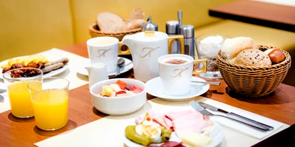 Hochzeit - Natternbach - Kaiserliches Frühstücksbuffet - Einfach herrlich, wenn der erste Tag als Ehepaar mit dem kaiserlichen Frühstück beginnt. Zu zweit oder mit ausgewählten Hochzeitsgästen, ein gelungener Festabschluss. - Hotel Der Kaiserhof Ried im Innkreis