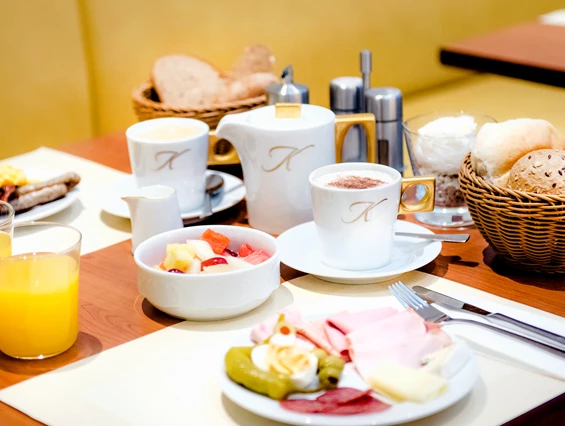 Hochzeitslocation: Kaiserliches Frühstücksbuffet - Einfach herrlich, wenn der erste Tag als Ehepaar mit dem kaiserlichen Frühstück beginnt. Zu zweit oder mit ausgewählten Hochzeitsgästen, ein gelungener Festabschluss. - Hotel Der Kaiserhof Ried im Innkreis