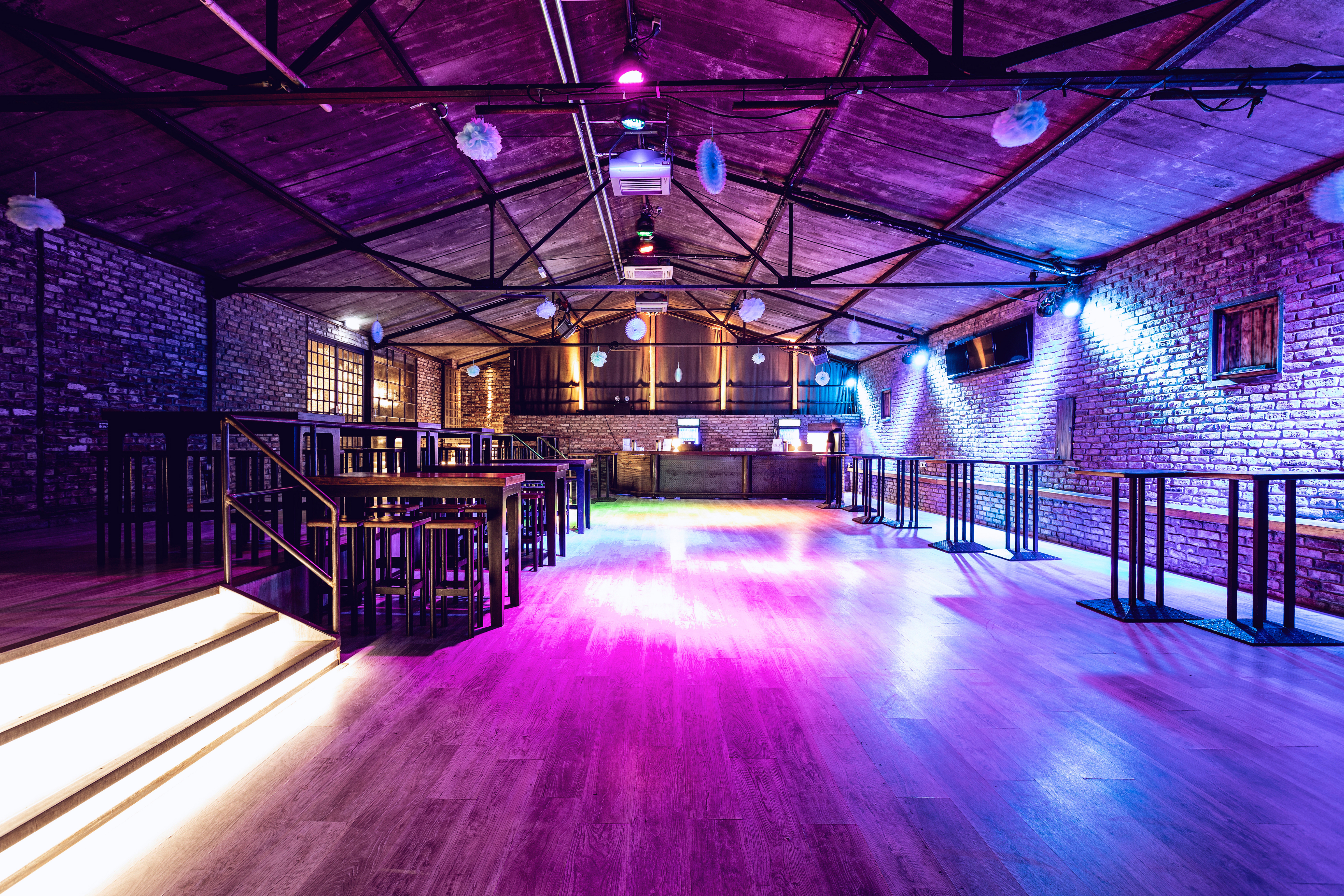 DIE HALLE Tor 2 Information about the banquet halls Coffee shop