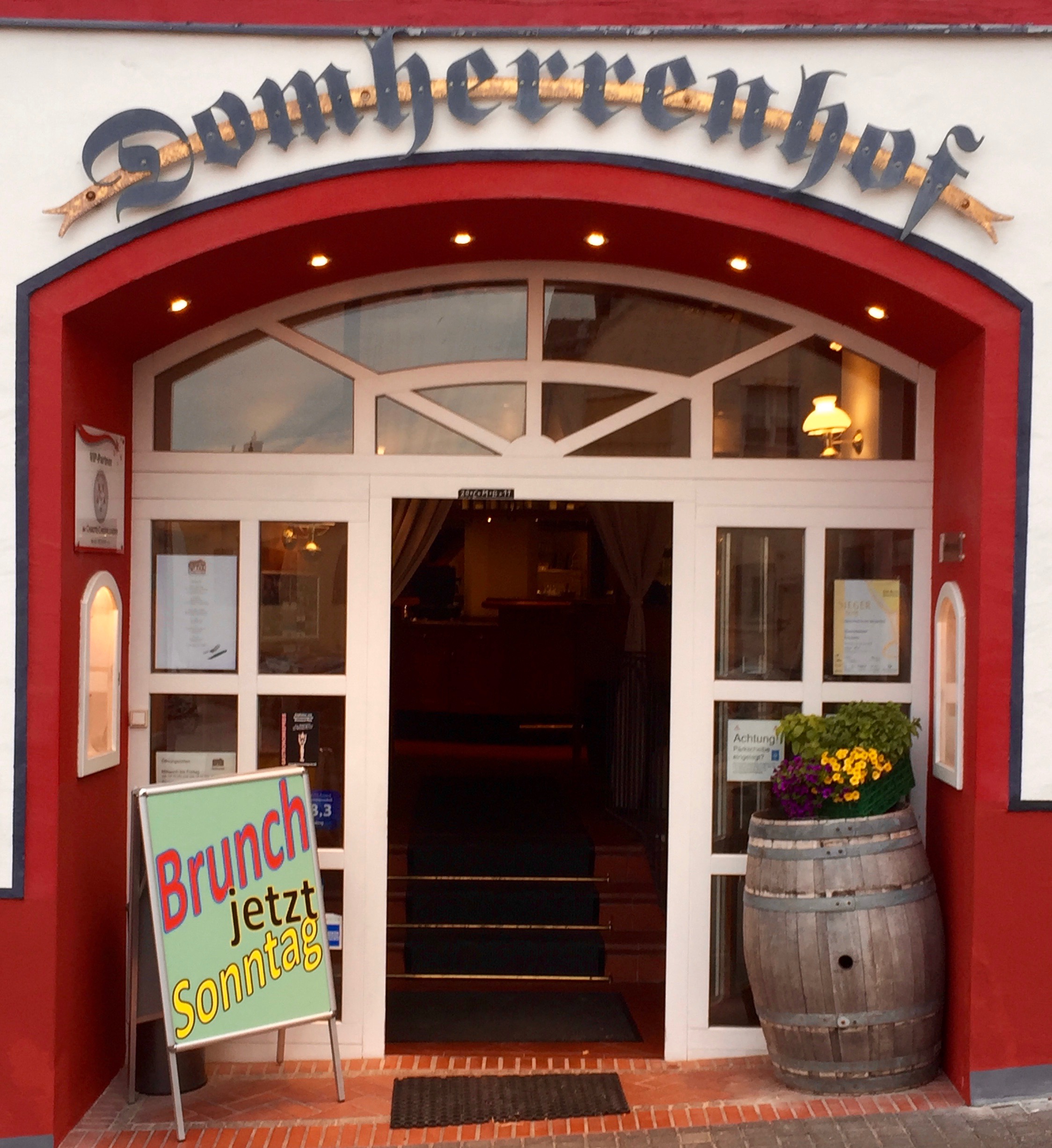 Bruiloft - Umgebung: in Weingärten - Duitsland - Eingang - Domherrenhof