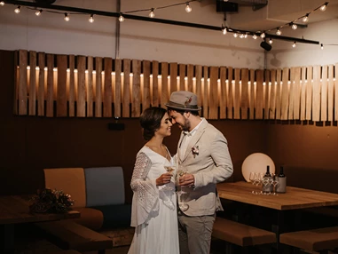 Hochzeitslocation: Lumberhall - kann als Partybereich, Kinderspielecke oder Ruhebereich genutzt werden - Lumberjack Bio Bergrestaurant