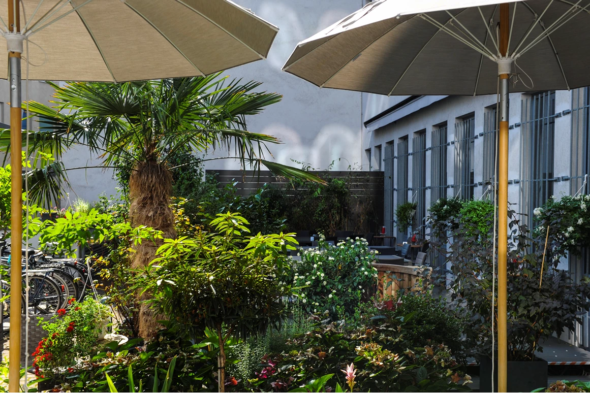 Hochzeitslocation: Grosse und grüne Gartenterrasse - Kaffeehaus Mila