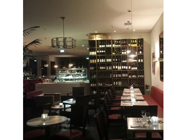 Hochzeitslocation: Entspannen mit unserer besonderen Auswahl an Weine, Longdrinks und Cocktails. - Kaffeehaus Mila