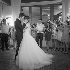 Hochzeit: Der Abschluss eines herrlichen Abends in den Räumlichkeiten des Schloss Pienzenau in Südtirol.
Foto © blitzkneisser.com - Schloss Pienzenau