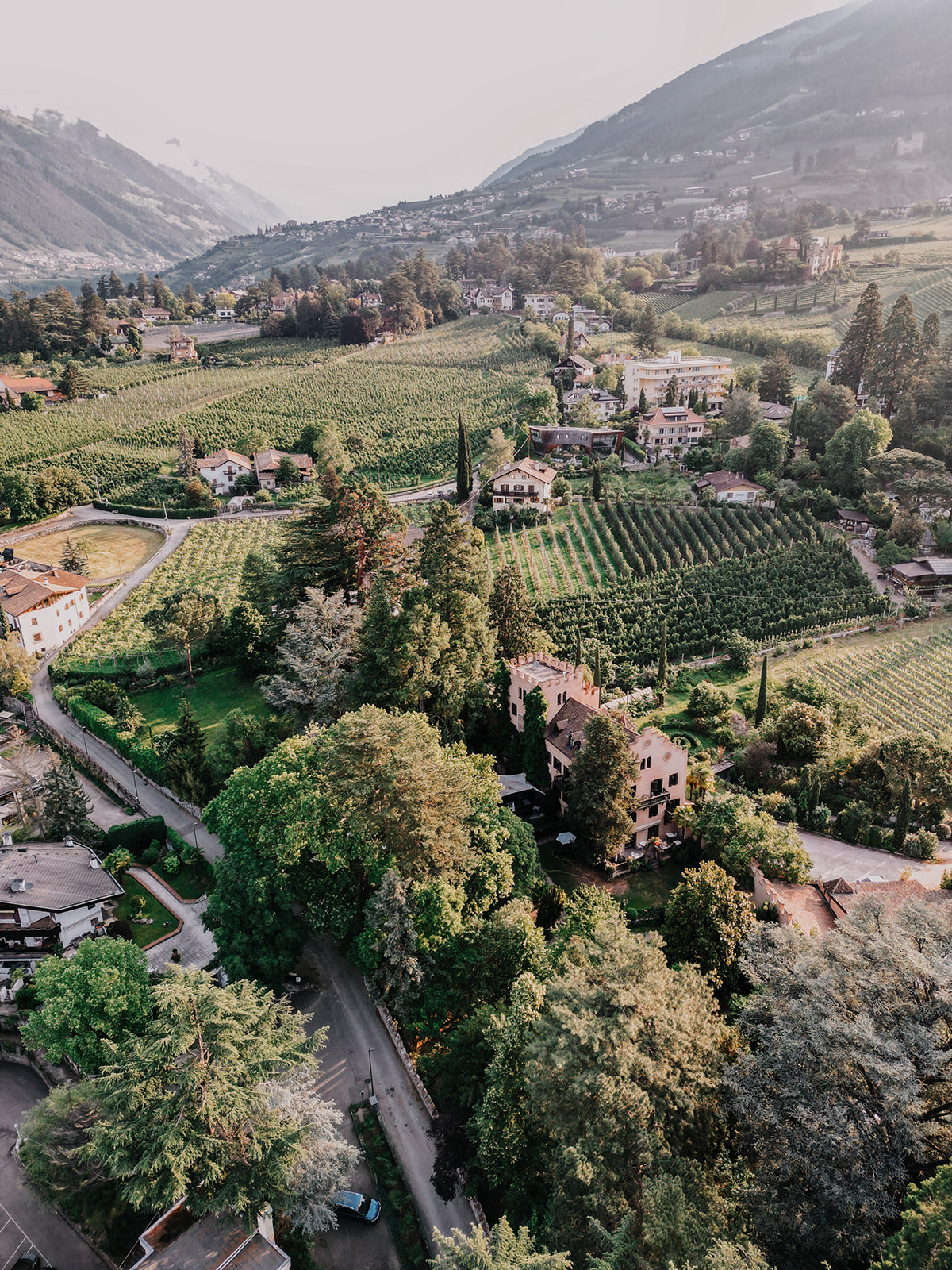 Hochzeit - Wickeltisch - Italien - Luftbilder @tahnee-photo.de - Schloss Pienzenau