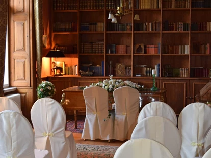 Mariage - Nuthe-Urstromtal - Trauzimmer im Roten Salon des Schloss Stülpe in Brandenburg. - Schloss Stülpe