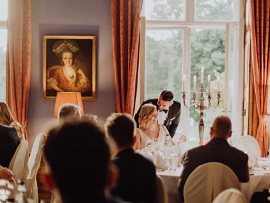 Hochzeitslocation: Festlichkeit in unseren Salons. - Schloss Stülpe