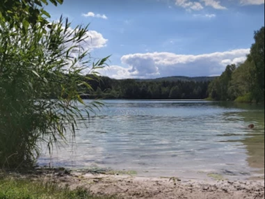 Hochzeitslocation: Sandstrandufer ca. 1km entfernet - Verwunschener See südlich von Hannover-Nähe Marienburg