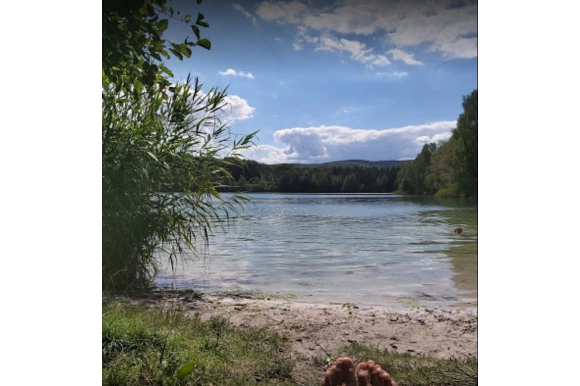 Hochzeitslocation: Sandstrandufer ca. 1km entfernet - Verwunschener See südlich von Hannover-Nähe Marienburg