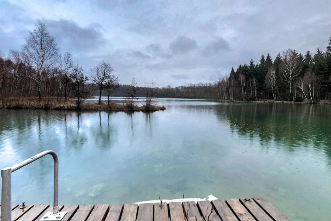 Hochzeitslocation: Blick vom Bottssteg Richtung Süden - Verwunschener See südlich von Hannover-Nähe Marienburg