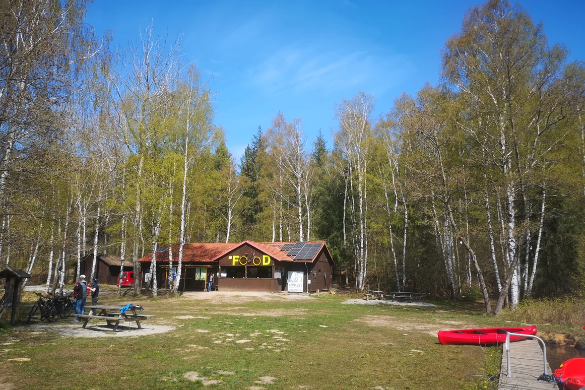 Hochzeitslocation: Frühlings-Bild - Verwunschener See südlich von Hannover-Nähe Marienburg