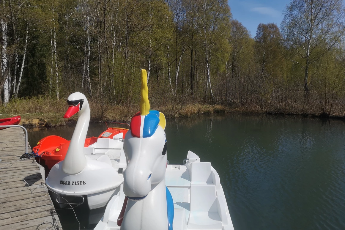 Hochzeitslocation: Boote optional - Verwunschener See südlich von Hannover-Nähe Marienburg