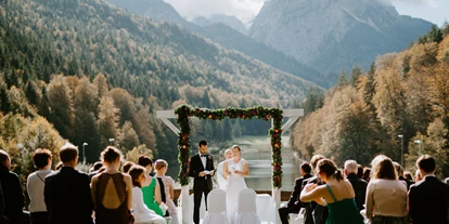Wedding - Seefeld in Tirol - Trauung auf der Bergwiese am Riessersee in Garmisch-Partenkirchen - Riessersee Hotel Garmisch-Partenkirchen