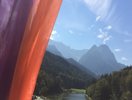 Hochzeitslocation: Trauung auf der Bergwiese am Riessersee in Garmisch-Partenkirchen - Riessersee Hotel Garmisch-Partenkirchen