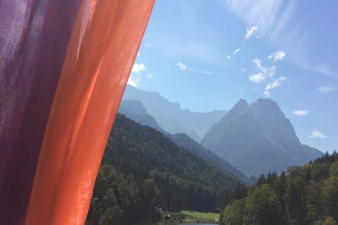 Hochzeitslocation: Trauung auf der Bergwiese am Riessersee in Garmisch-Partenkirchen - Riessersee Hotel Garmisch-Partenkirchen