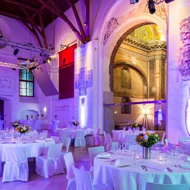 Hochzeit: Galadinner im Kirchenschiff - Kloster UND