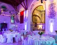 Hochzeit: Galadinner im Kirchenschiff - Kloster UND