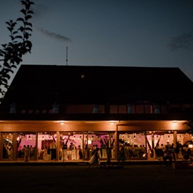 Hochzeit: Der Heugade ist modern und doch urchig und bietet viel Platz auch bei grösseren Gesellschaften. - Bächlihof - Jucker Farm AG