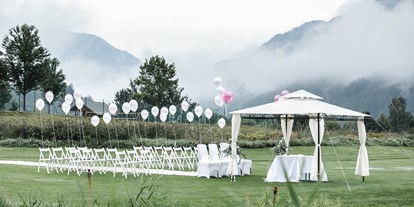 Hochzeit - Umgebung: am Land - Roßleithen - Standesamtliche Trauung am Golfplatz Dilly - Salettl am Golfplatz