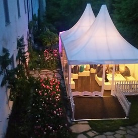 Hochzeit: Schlossgarten, es können auch Zelte gestellt werden - Event Schloss Reichenau