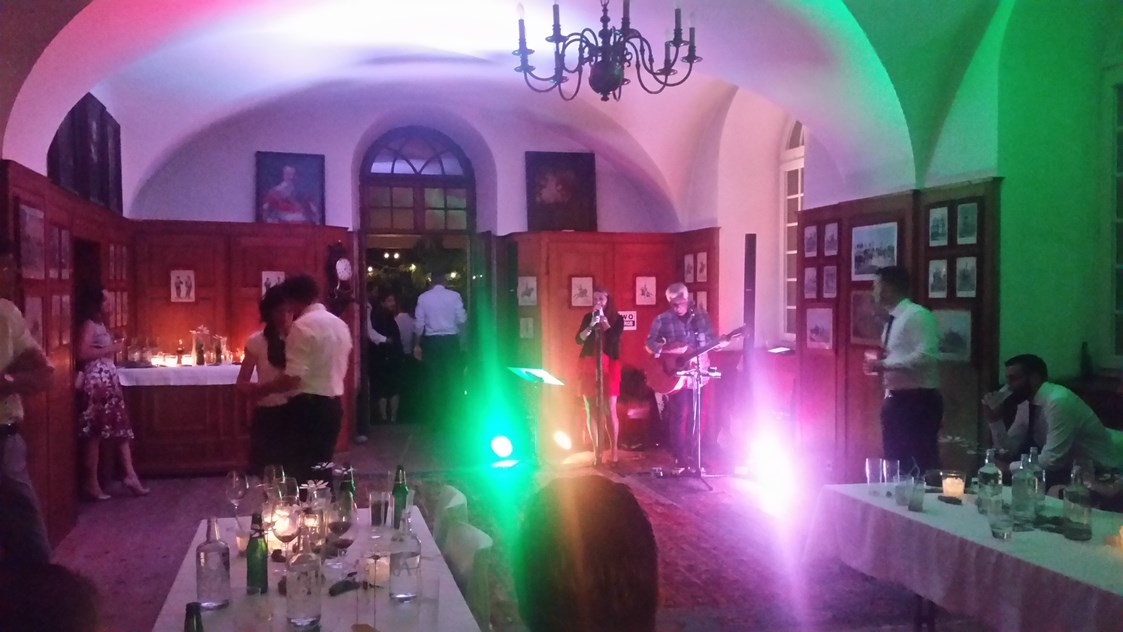 Hochzeit: Party und Tanzfläche im Billard Saal - Event Schloss Reichenau