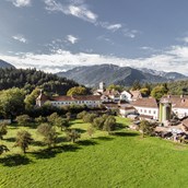 Hochzeitslocation - Das Schloss Reichenau mit wunderbarer Grünanlage - Event Schloss Reichenau
