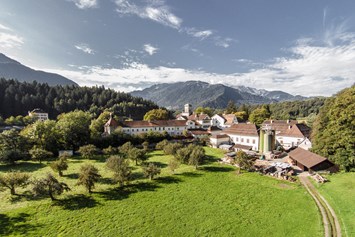 Hochzeit: Das Schloss Reichenau mit wunderbarer Grünanlage - Event Schloss Reichenau