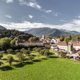 Hochzeit: Das Schloss Reichenau mit wunderbarer Grünanlage - Event Schloss Reichenau