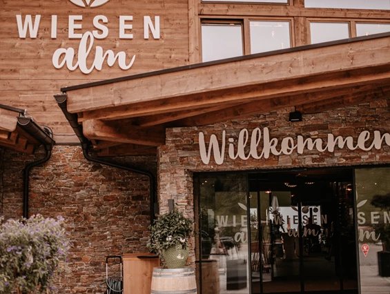 Hochzeitslocation: Herzlich Willkommen in der Hochzeitslocation Wiesenalm im Zillertal. - Wiesenalm